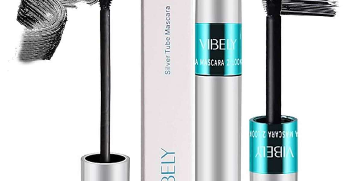 Rich Mascara: An All-natural Lash Lift or A Sticky Scenario?